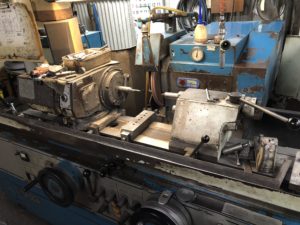 円筒研削盤（豊田工機）